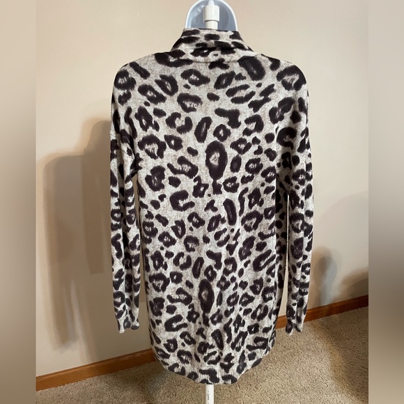 H&M Animal Print Cardigan Size M EUC - Picture 3 of 3